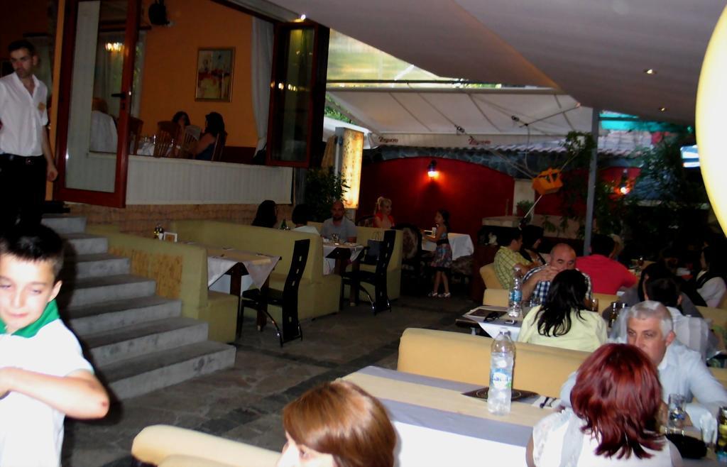Hotel Nicol Plovdiv Extérieur photo
